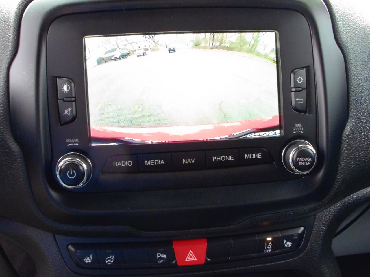 Used 2016 Jeep Renegade Limited image 19