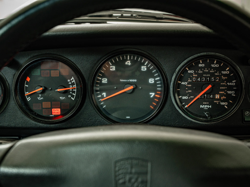 Used 1995 Porsche 911 Carrera RWD image 44
