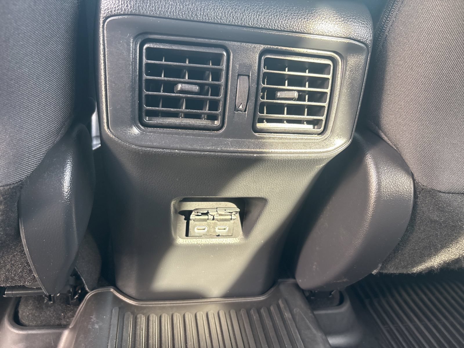 Used 2022 Toyota RAV4 SE AWD/4WD image 38