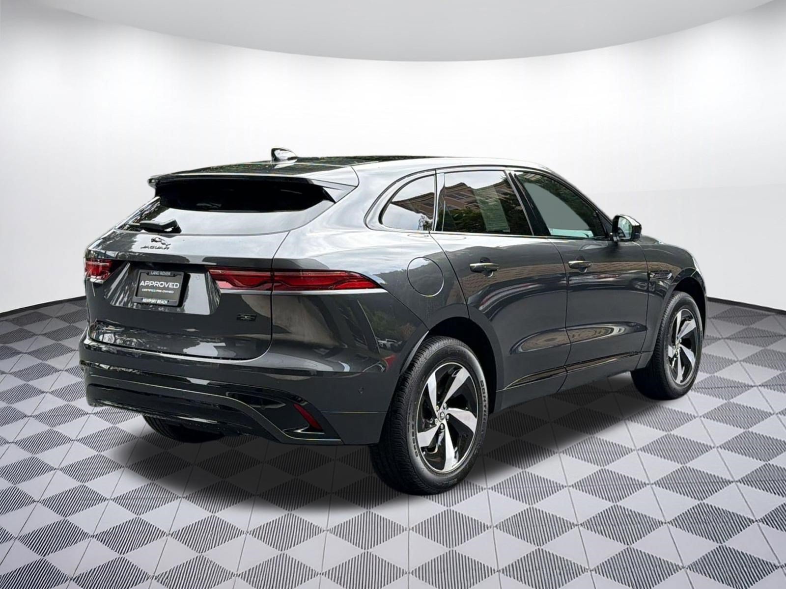 Used 2026 Jaguar F-PACE R-Dynamic S AWD/4WD image 8