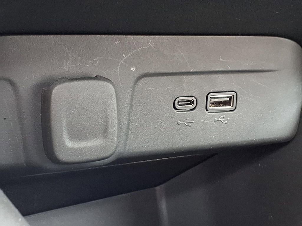 Used 2024 Chevrolet Trax LS w/ LS Convenience Package FWD image 28