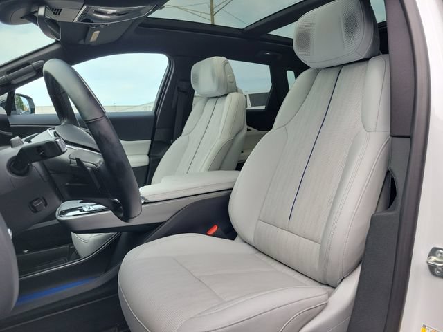 Certified 2024 Cadillac Lyriq Luxury AWD/4WD image 25