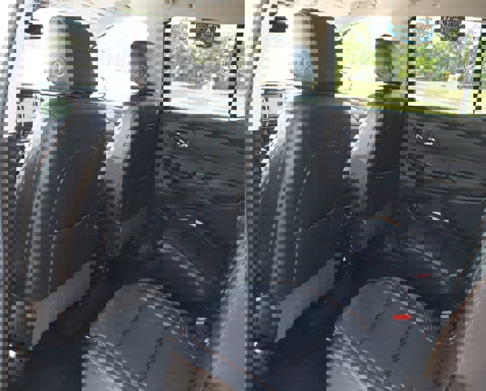 Used 2018 Chevrolet Traverse LT image 16