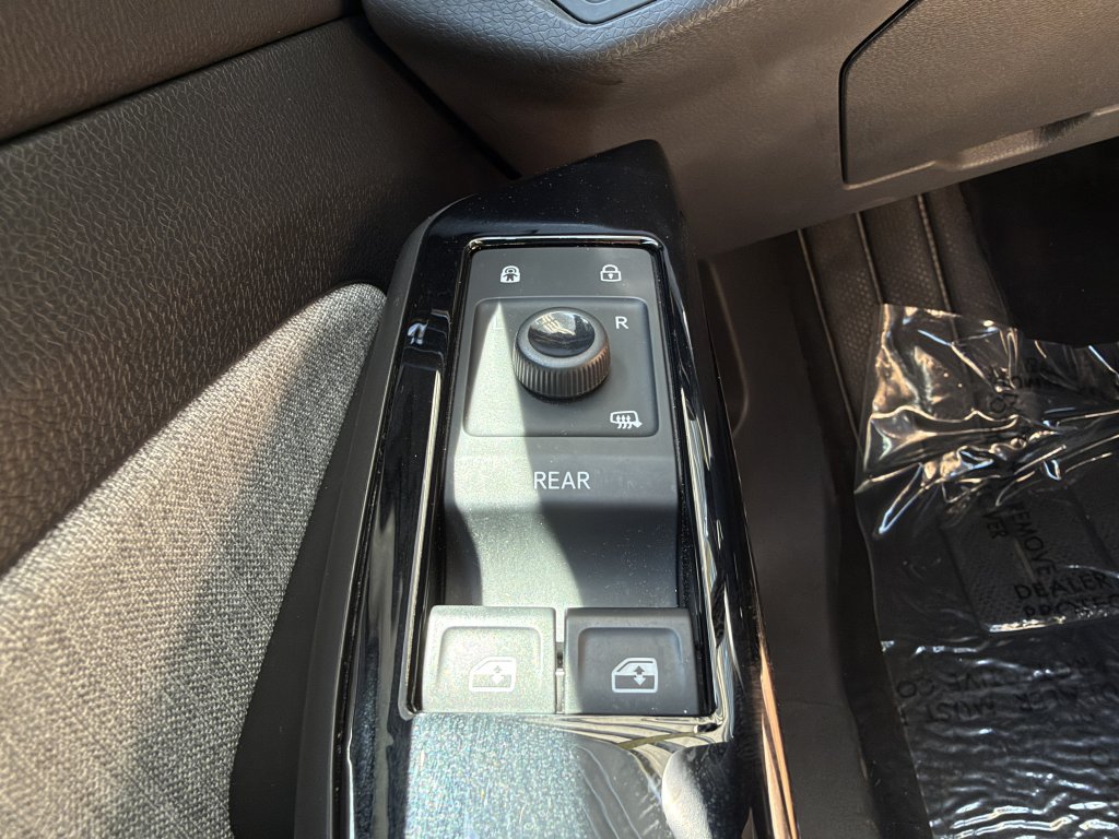 Used 2024 Volkswagen ID.4 2WD image 27