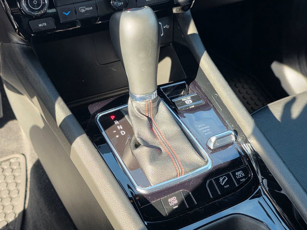 Used 2025 Jeep Compass Trailhawk image 26