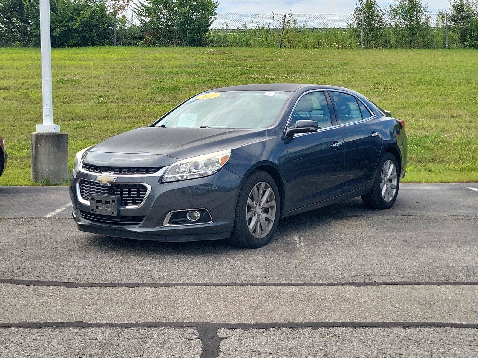 Used 2016 Chevrolet Malibu LTZ FWD image 4