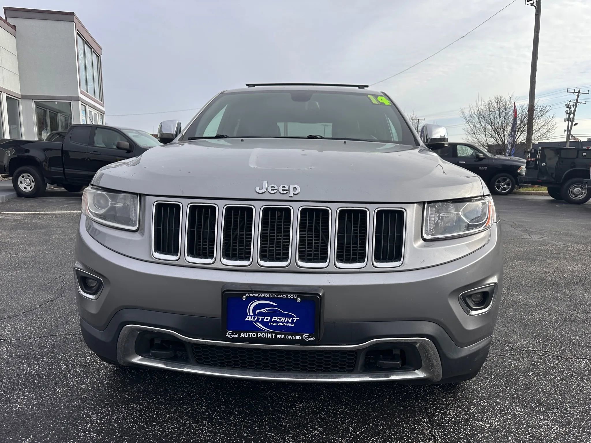 Used 2014 Jeep Grand Cherokee Limited w/ Trailer Tow Group IV image 2