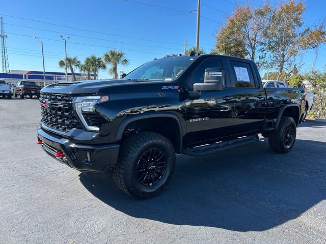 Used 2025 Chevrolet Silverado 2500 ZR2 image 3