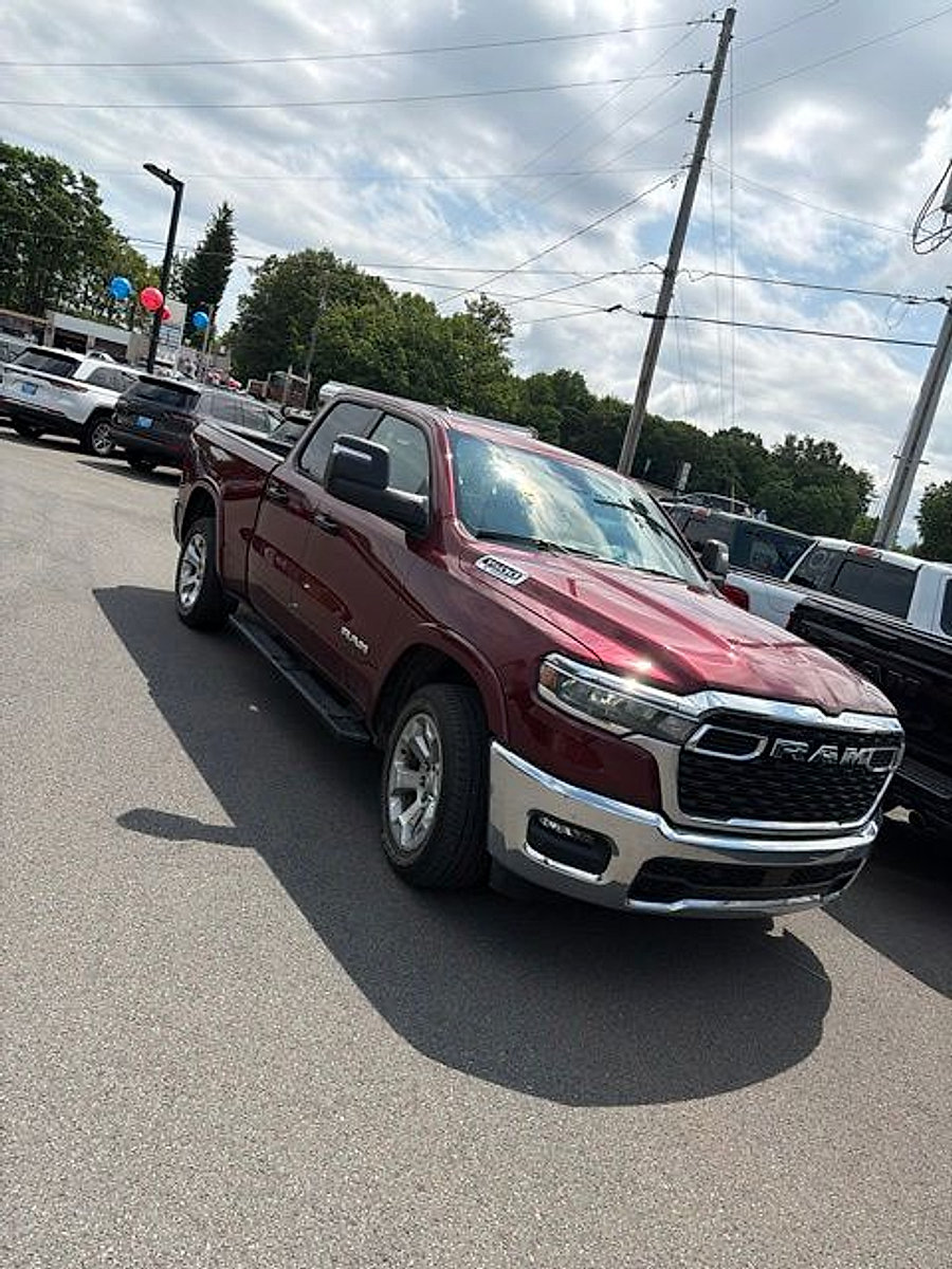 Used 2025 RAM 1500 Big Horn AWD/4WD image 2