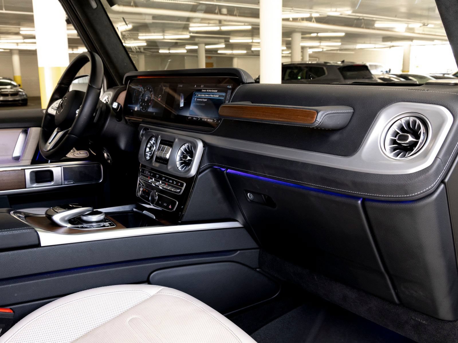 Used 2024 Mercedes-Benz G 550 image 27