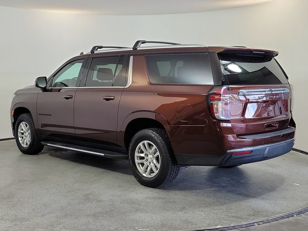 Used 2022 Chevrolet Suburban LT w/ Luxury Package RWD image 5
