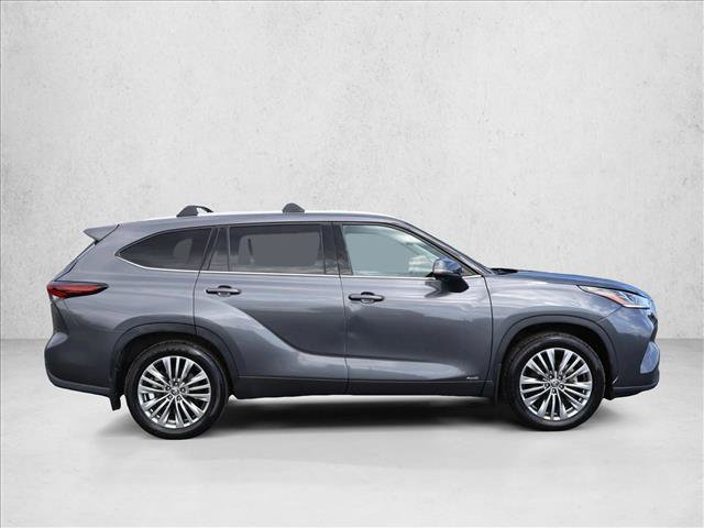 Certified 2024 Toyota Highlander Limited AWD/4WD image 4