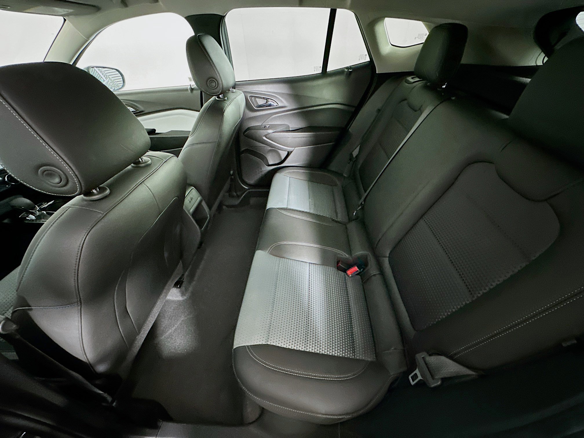 Used 2025 Chevrolet Trax LT w/ LT Convenience Package image 25