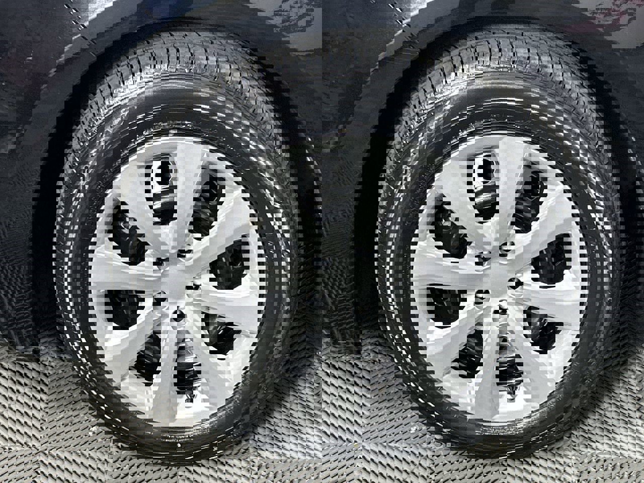 Used 2024 Toyota Corolla LE image 9