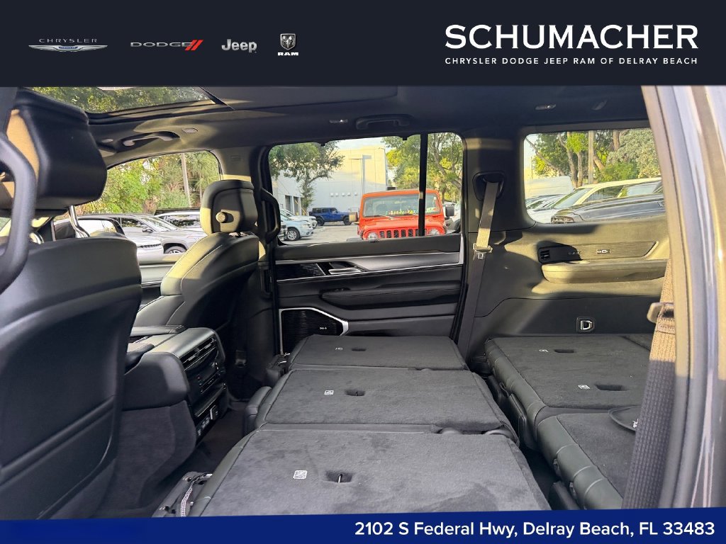New 2026 Jeep Grand Wagoneer Limited AWD/4WD image 12
