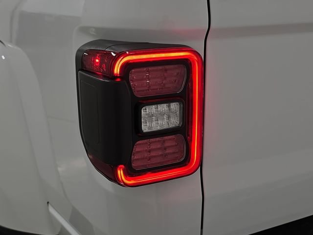 Used 2021 Jeep Gladiator Overland AWD/4WD image 32