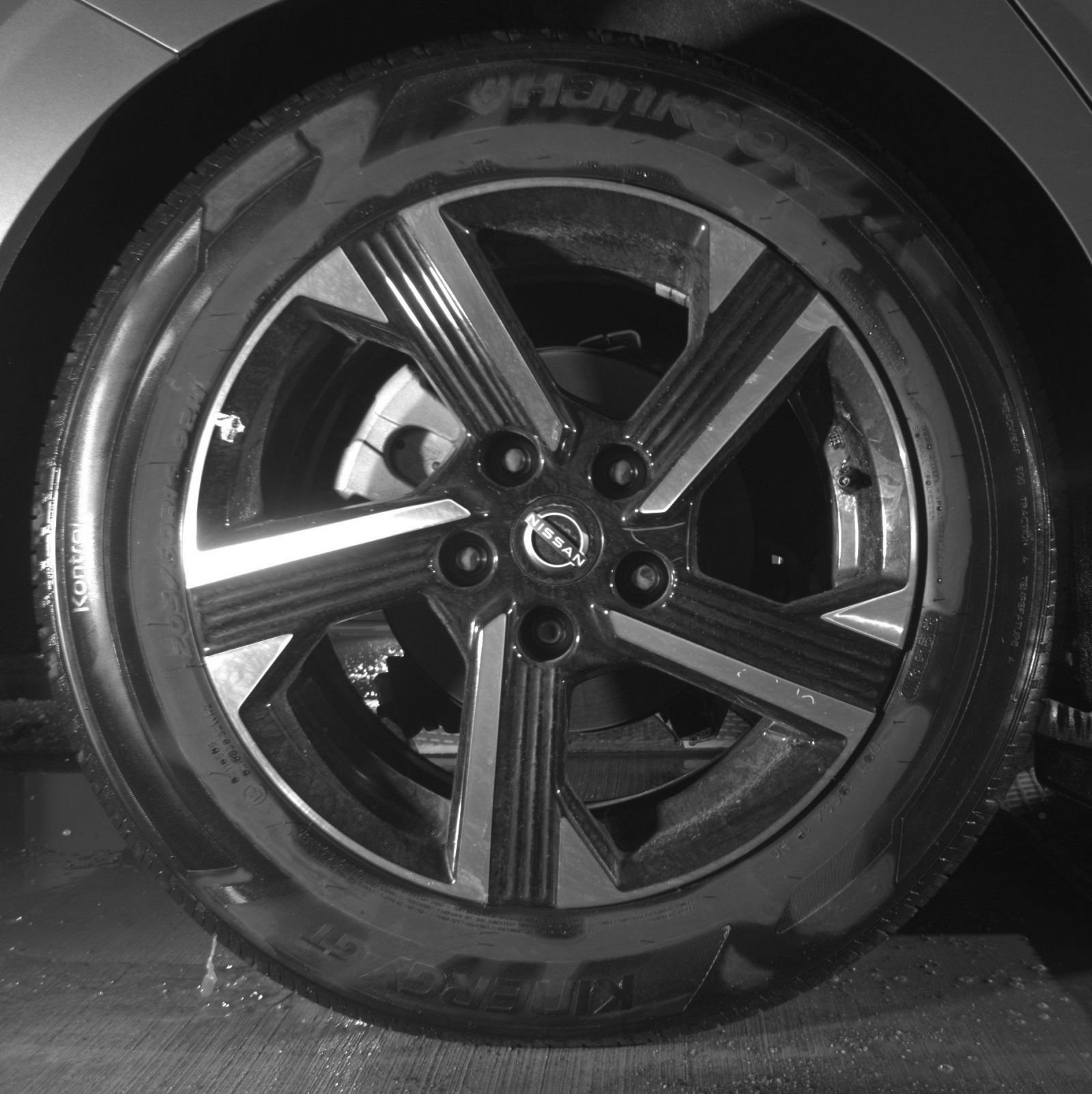 Used 2025 Nissan Sentra SV FWD image 18