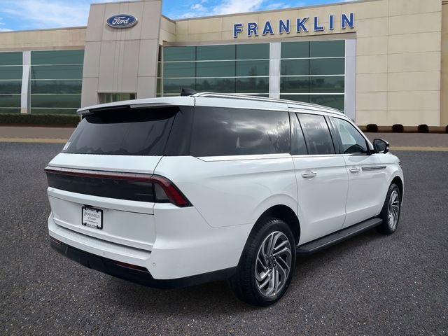 New 2026 Lincoln Navigator L Premier image 7