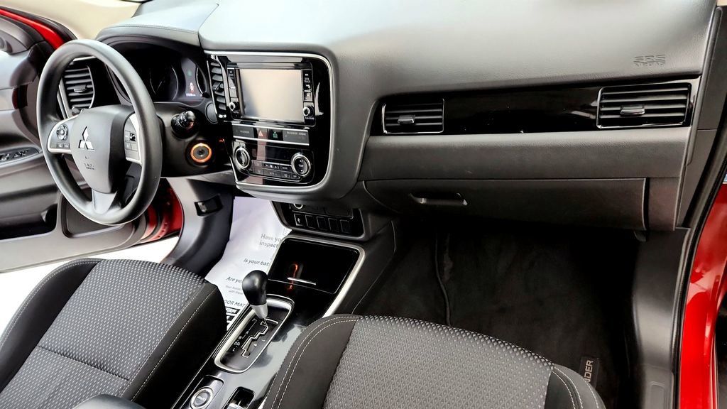 Used 2019 Mitsubishi Outlander ES AWD/4WD image 16