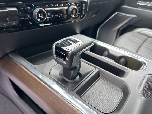 Used 2024 Chevrolet Silverado 1500 High Country w/ Technology Package AWD/4WD image 24