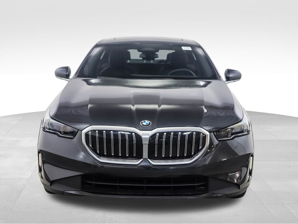 Used 2026 BMW 530i xDrive w/ Premium Package image 9