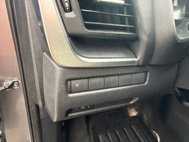 Used 2021 Nissan Rogue S FWD image 18