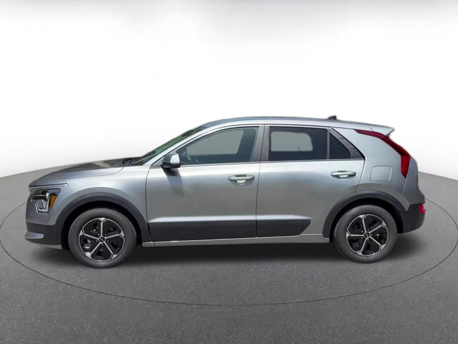 Used 2026 Kia Niro LX FWD image 9