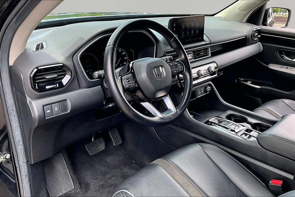 Used 2025 Honda Pilot EX-L image 14