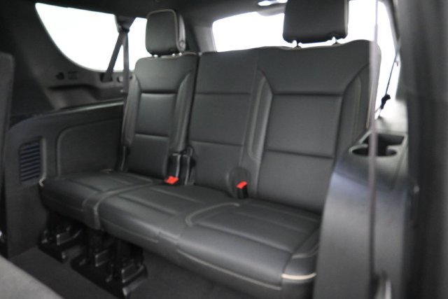 Used 2024 Chevrolet Suburban Premier AWD/4WD image 29