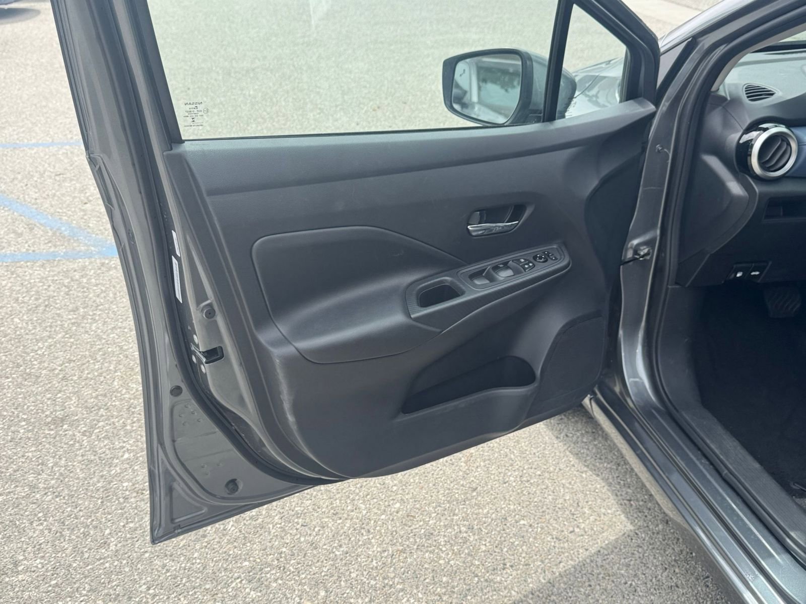 Used 2025 Nissan Versa SV FWD image 18