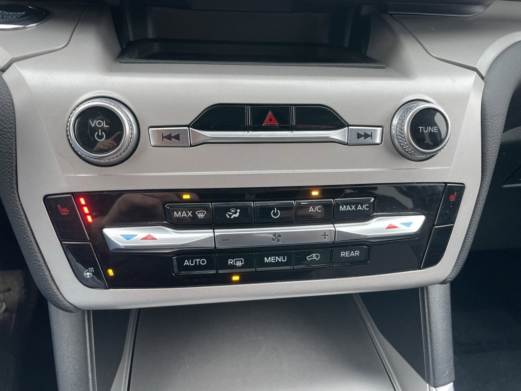 Used 2023 Ford Explorer XLT w/ Equipment Group 202A image 12