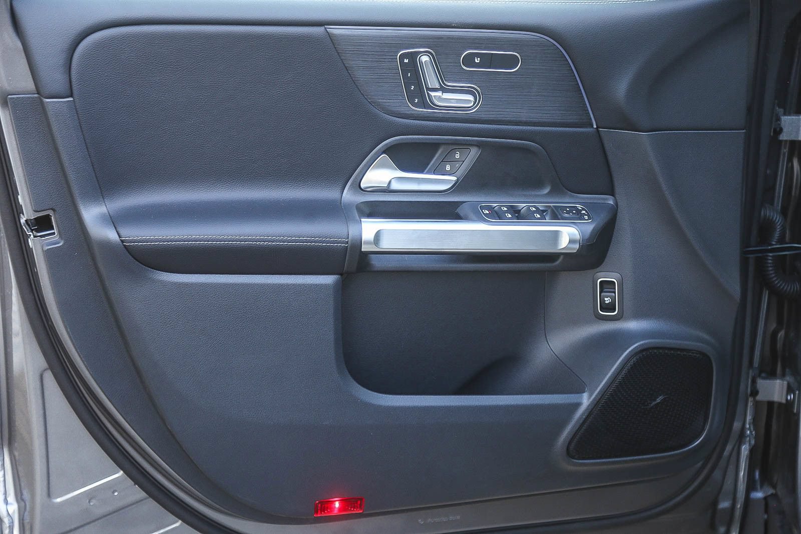 New 2026 Mercedes-Benz GLB 250 4MATIC image 19