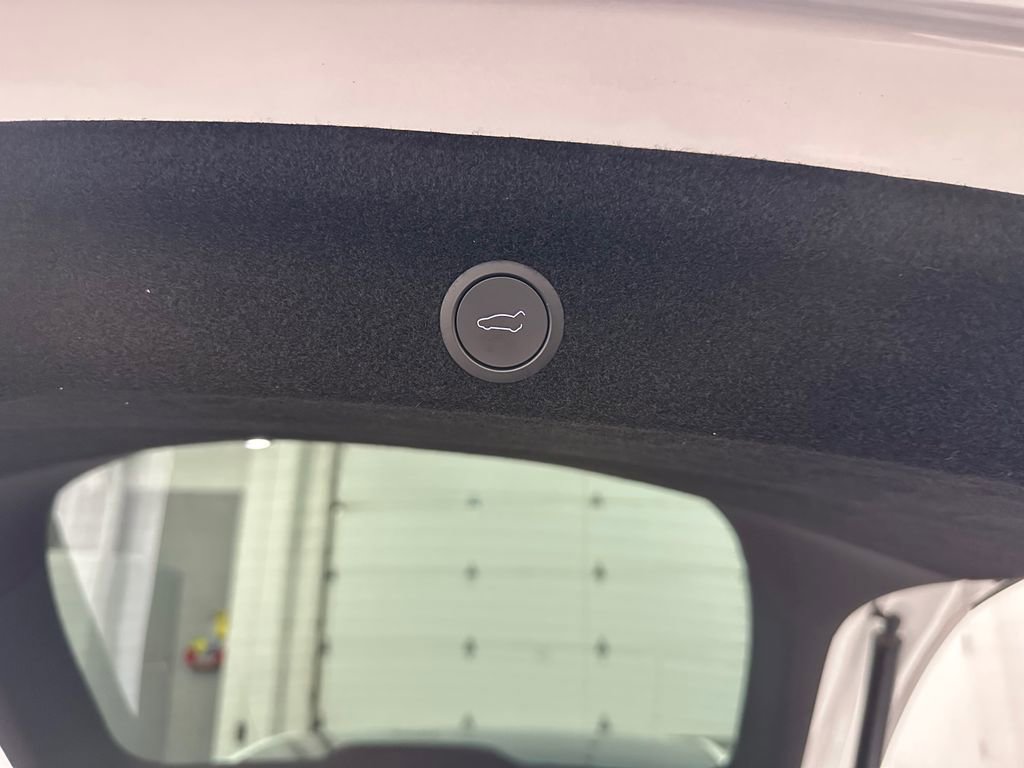 Used 2026 Tesla Model Y Long Range AWD/4WD image 38