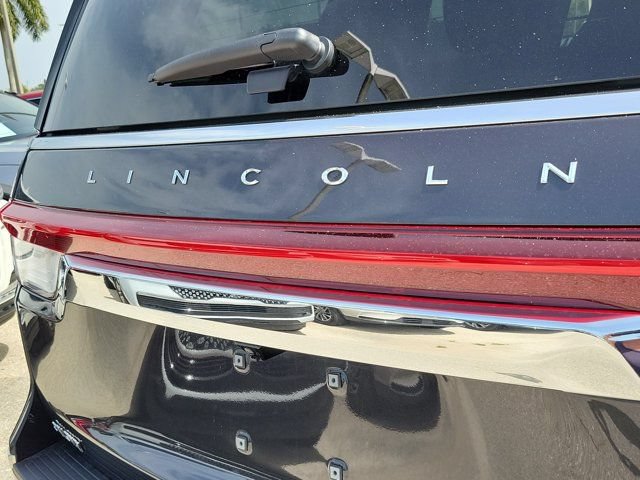 Certified 2024 Lincoln Navigator Reserve AWD/4WD image 7