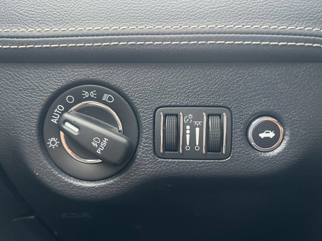 Used 2019 Chrysler 300 C w/ Sun, Sound & Nav Package image 14