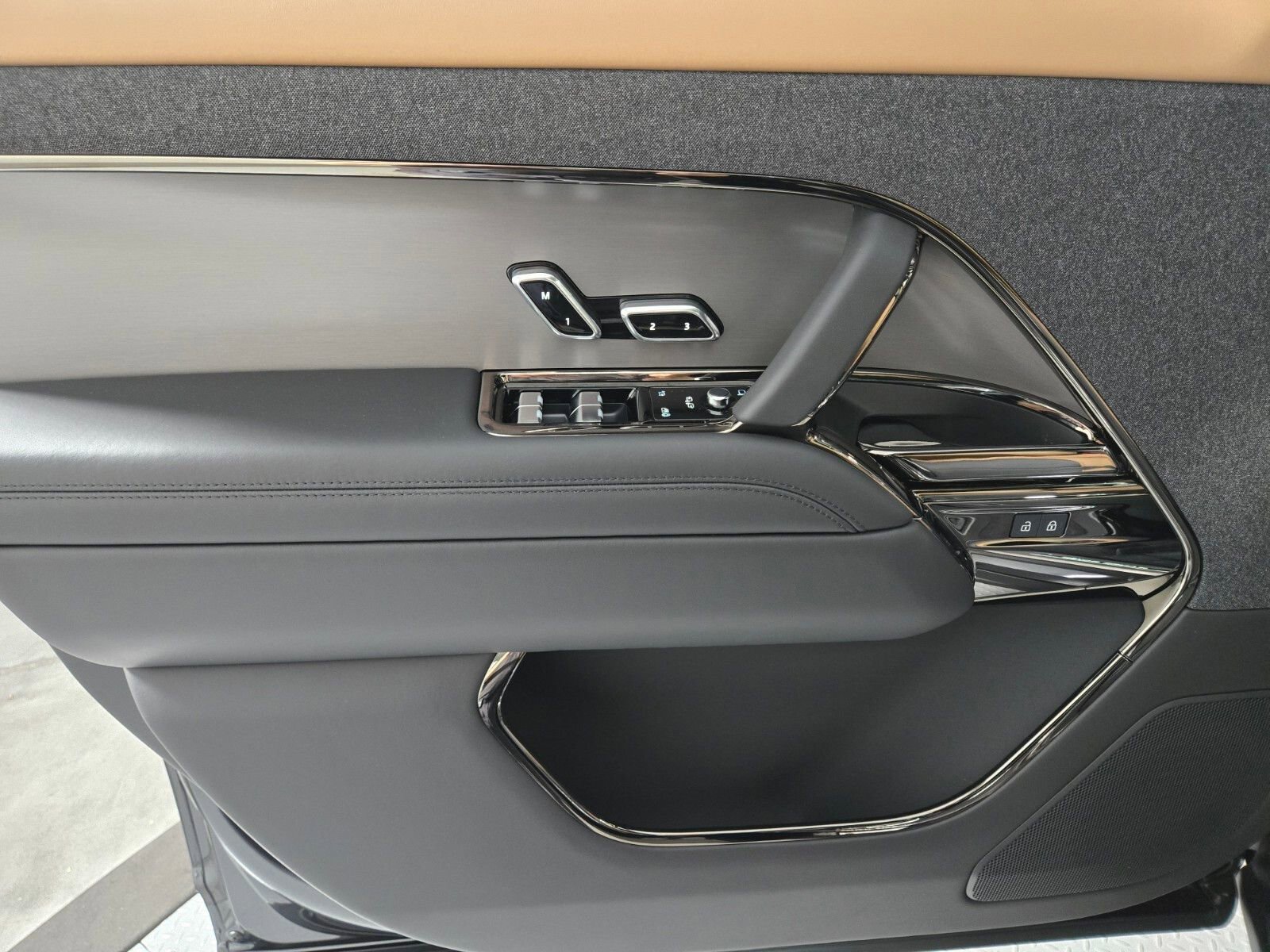 New 2026 Land Rover Range Rover Sport Dynamic SE AWD/4WD image 21