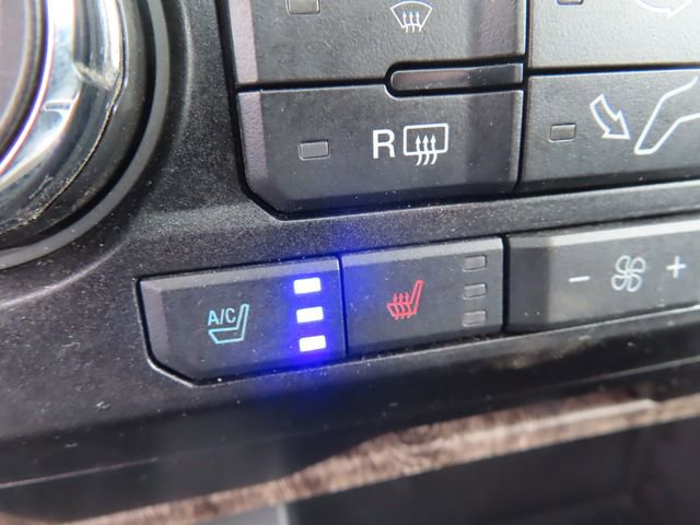 Used 2017 Ford F350 Lariat w/ Lariat Ultimate Package AWD/4WD image 37