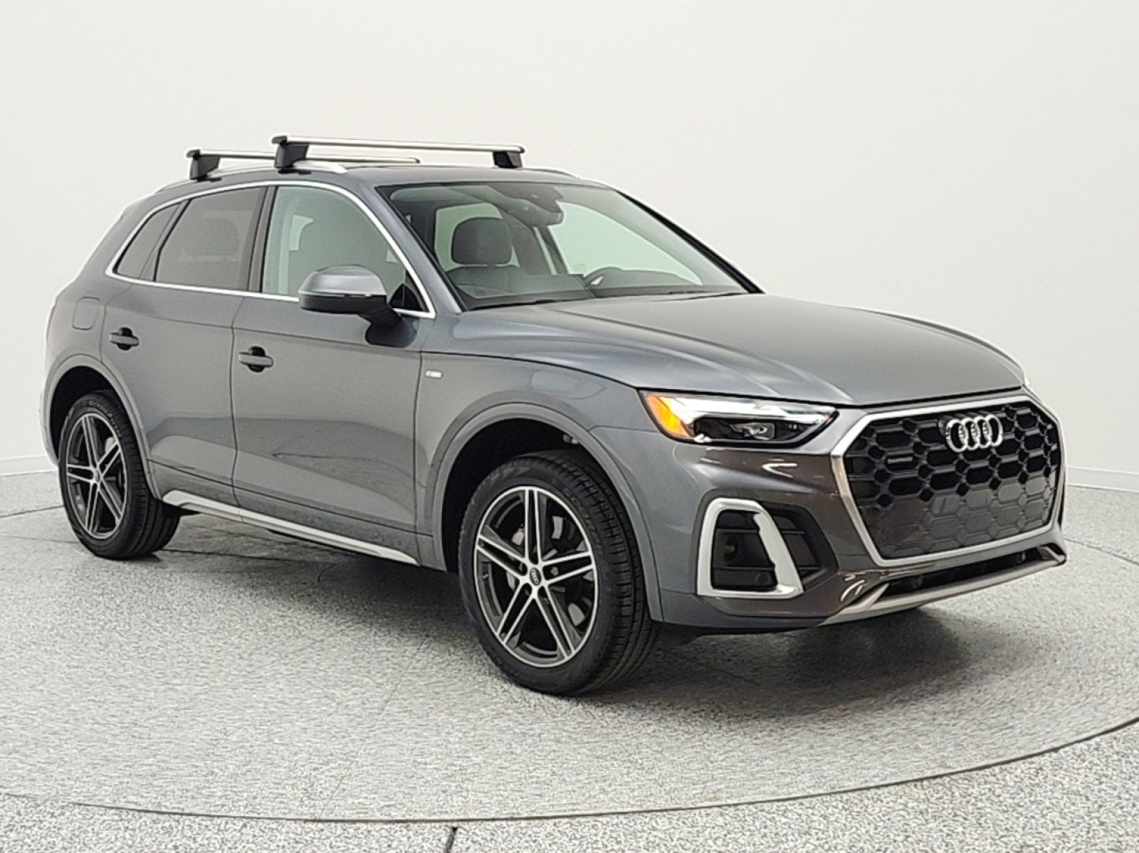 Used 2023 Audi Q5 e Premium w/ Convenience Package AWD/4WD image 3