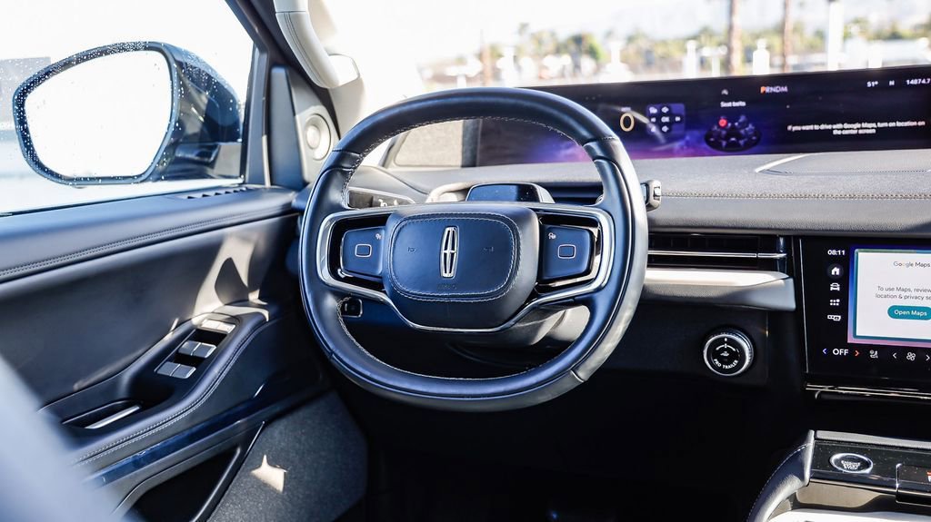 Used 2025 Lincoln Navigator Reserve AWD/4WD image 18