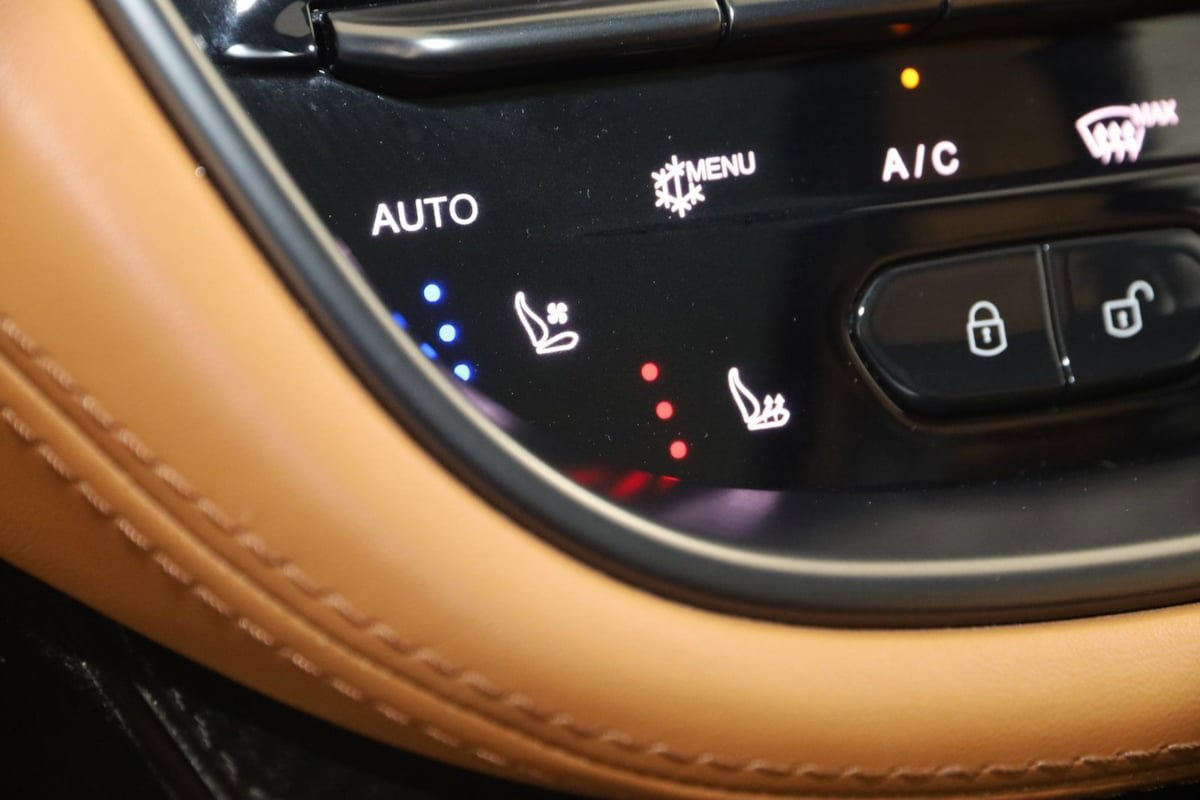 Used 2023 Aston Martin DBX 707 image 8