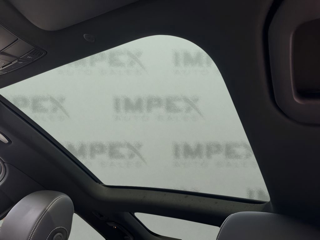 Used 2022 Mercedes-Benz GLC 300 4MATIC image 11