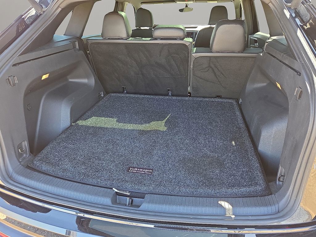 Used 2021 Volkswagen Atlas Cross Sport SE image 16