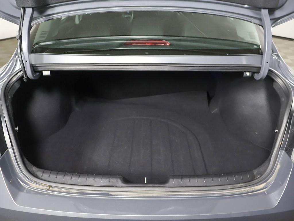 Used 2023 Hyundai Elantra SEL w/ Cargo Package image 15
