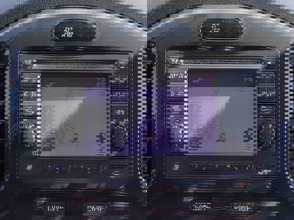 Used 2011 Nissan Juke SL image 13