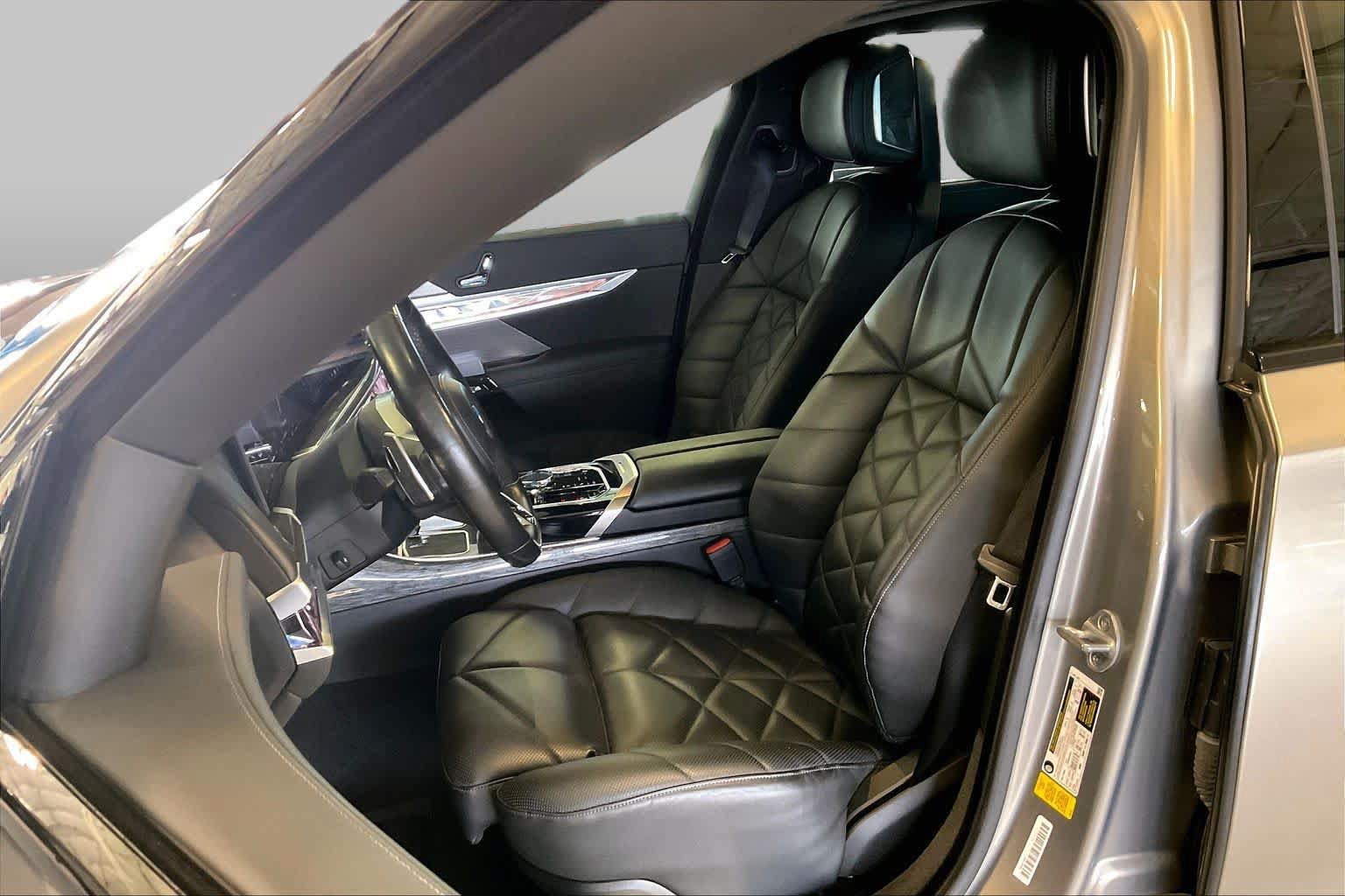 Certified 2023 BMW 740i RWD image 7