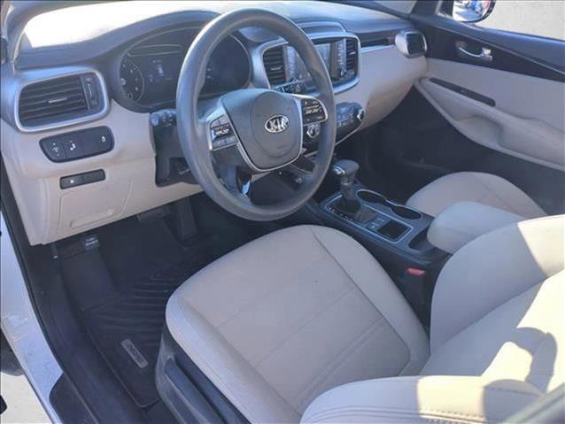 Used 2019 Kia Sorento LX image 9