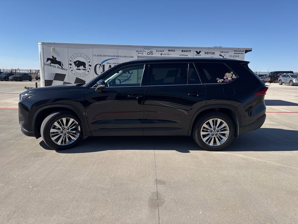 Used 2024 Toyota Grand Highlander Platinum image 2