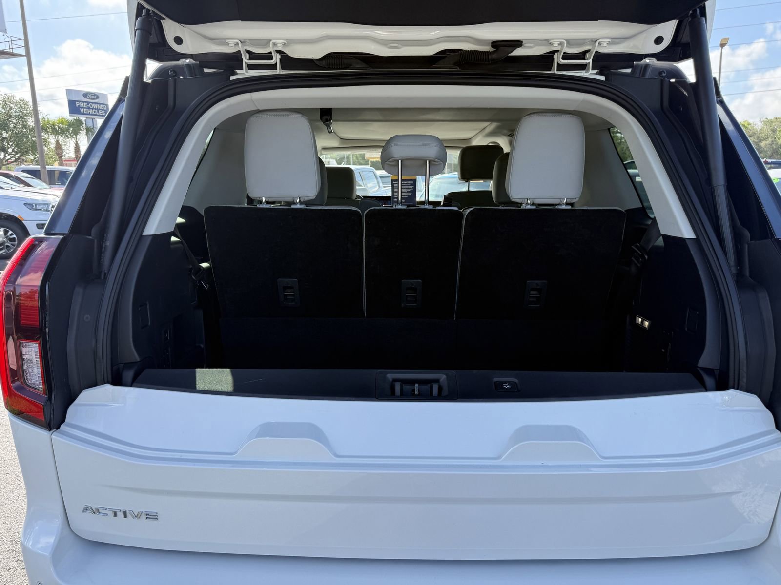 Certified 2025 Ford Expedition Active AWD/4WD image 11