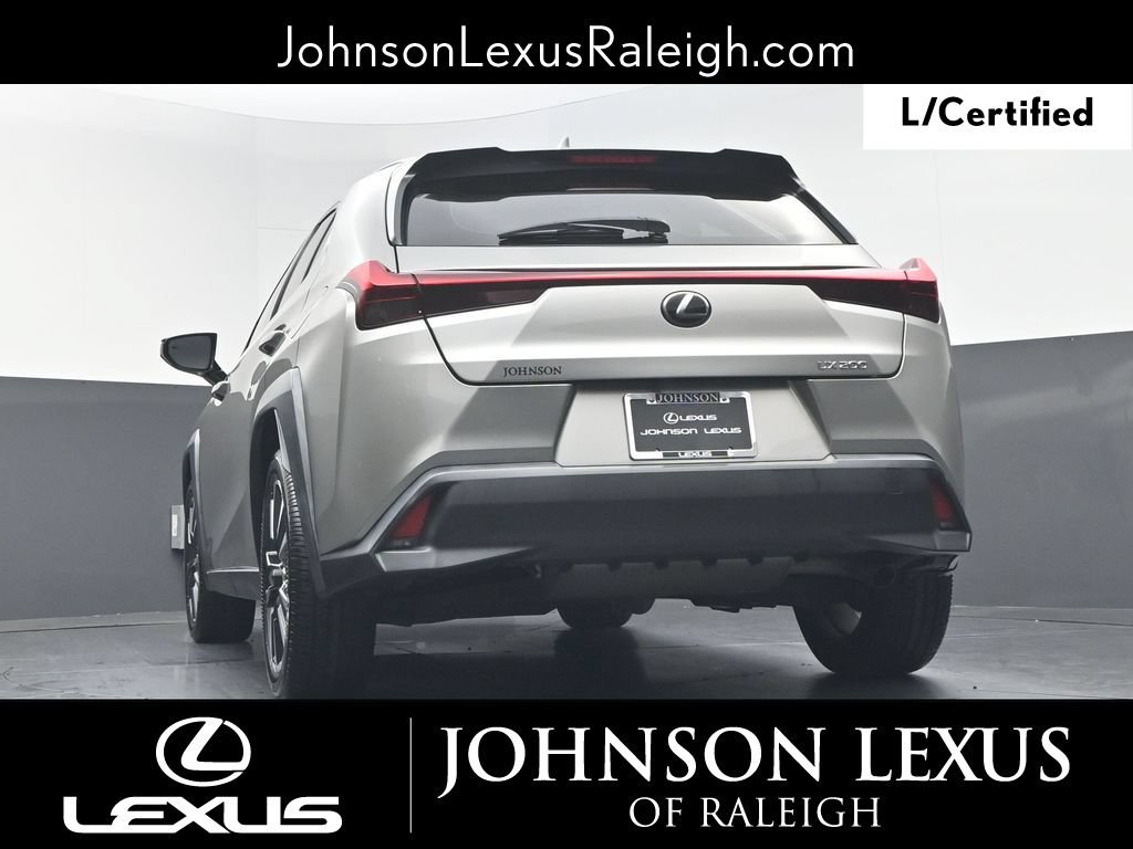 Certified 2021 Lexus UX 200 w/ Accessory Package (Z2) FWD image 18