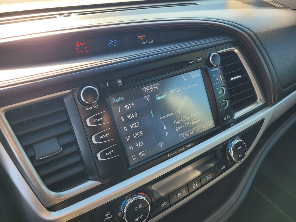 Used 2018 Toyota Highlander XLE image 15